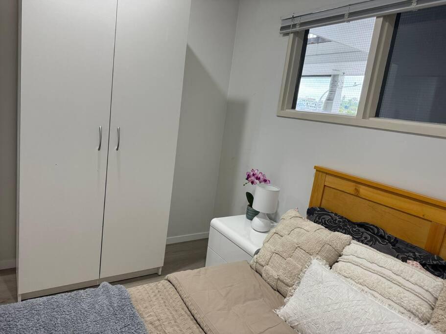 Immaculate 3 Bd 2 Bth Apartment -Free Carpark & Pool Auckland Exterior foto
