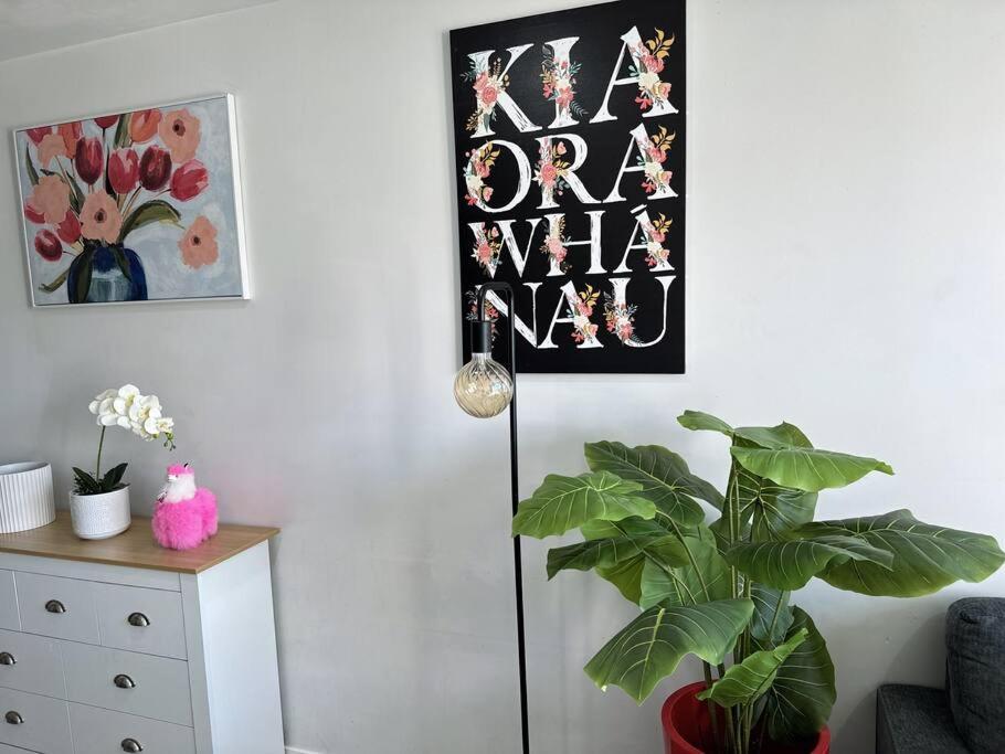 Immaculate 3 Bd 2 Bth Apartment -Free Carpark & Pool Auckland Exterior foto