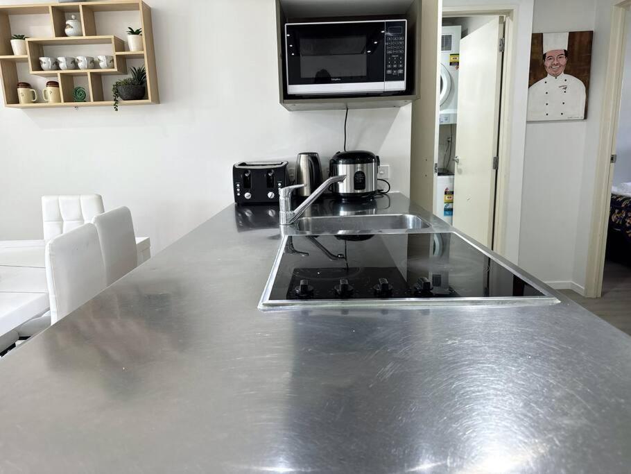 Immaculate 3 Bd 2 Bth Apartment -Free Carpark & Pool Auckland Exterior foto